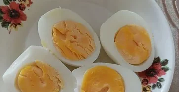 Des medecins revelent que la consommation doeufs durs le matin provoque ceci.jpg